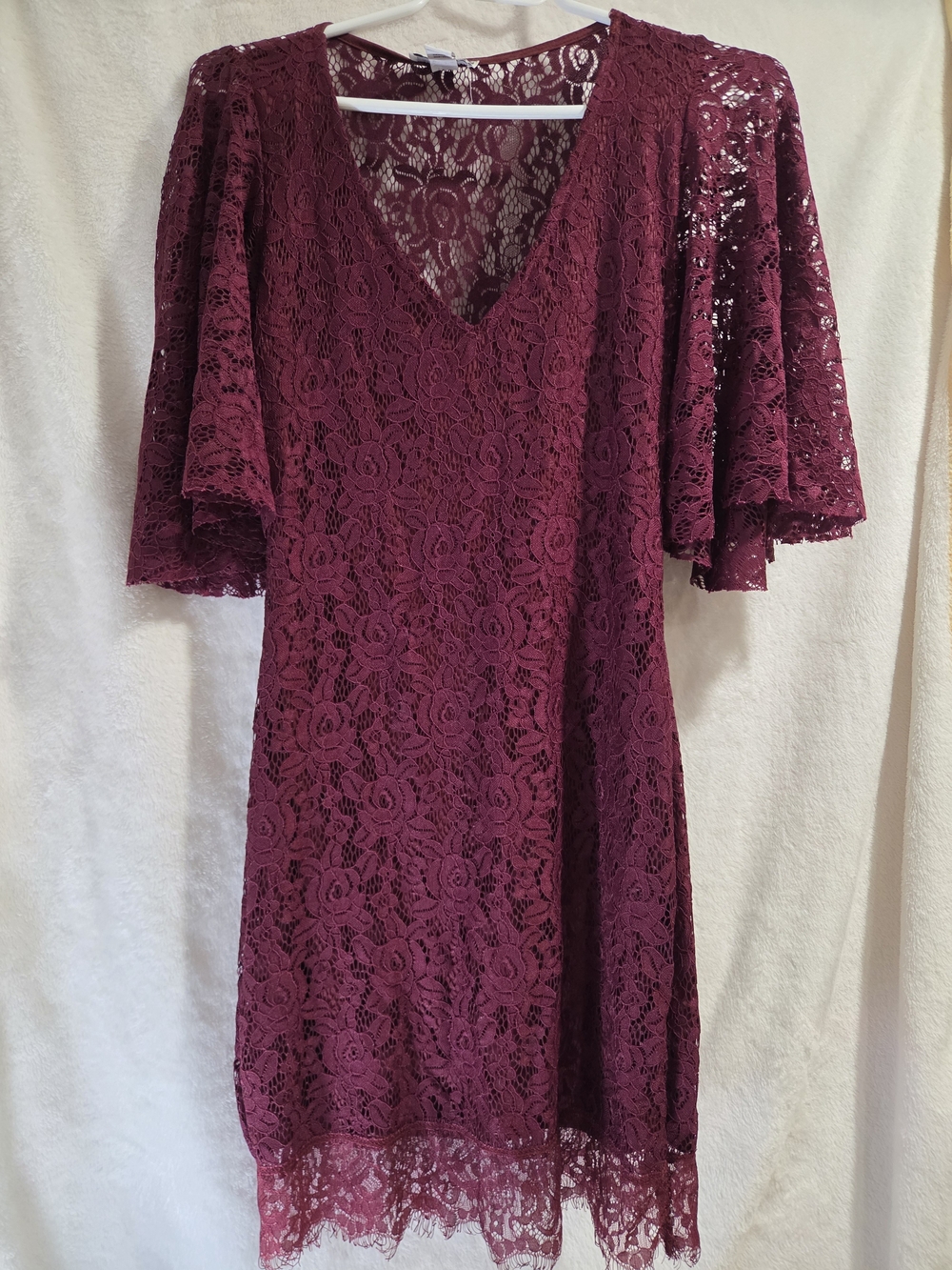 Women's Burgundy Lace V-Neck Dress